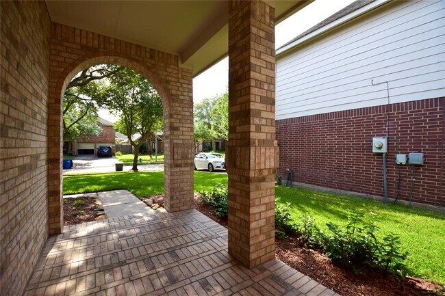 Building Photo - 2231 Oak Sand Dr