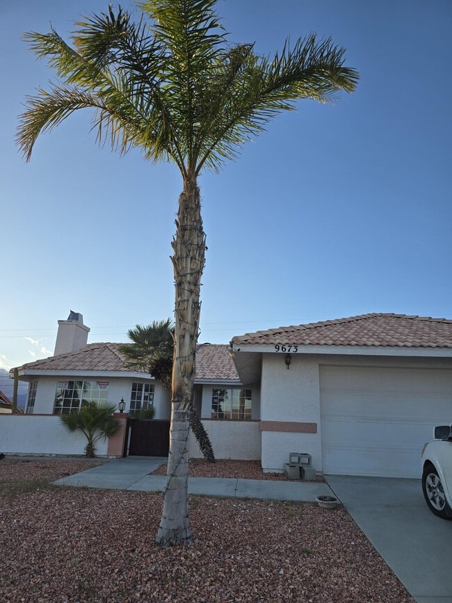 Building Photo - 9673 Vista Del Valle