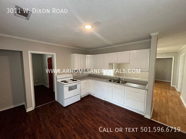 Building Photo - 3011 W Dixon Rd