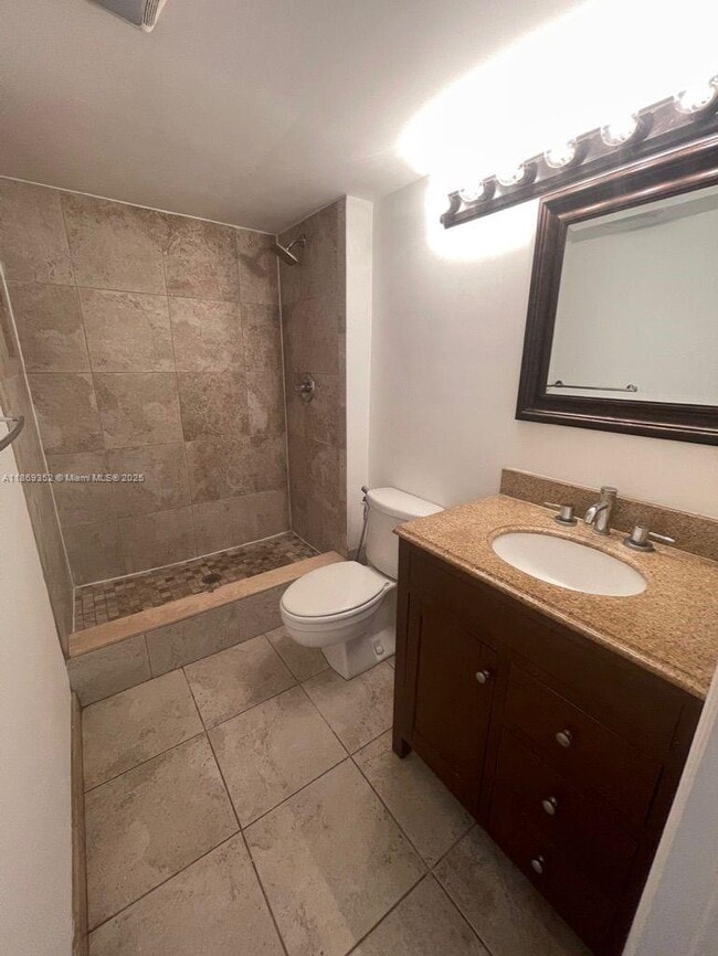 Foto del edificio - 14201 N Kendall Dr