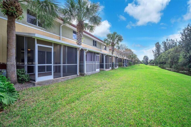 Foto del edificio - 4923 SW 66th Terrace