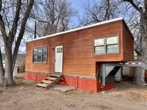 Building Photo - 607 E 3rd Ave