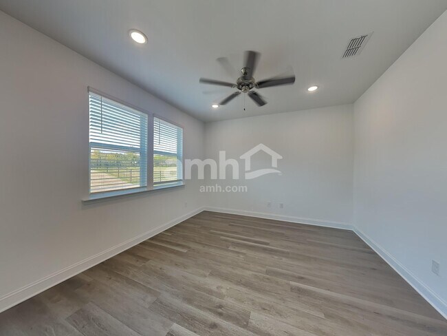 Foto del edificio - 1140 Livengood Wy