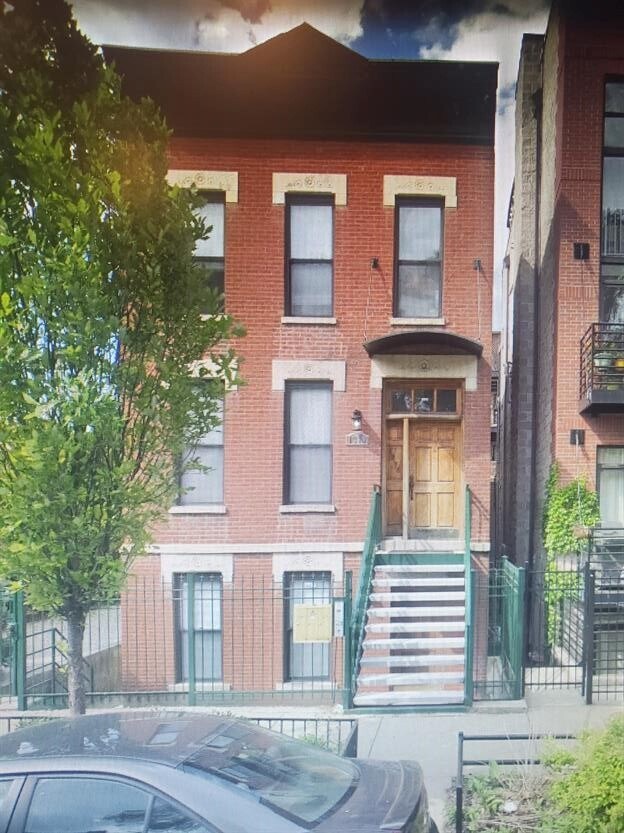 Building Photo - 1370 N Dean St