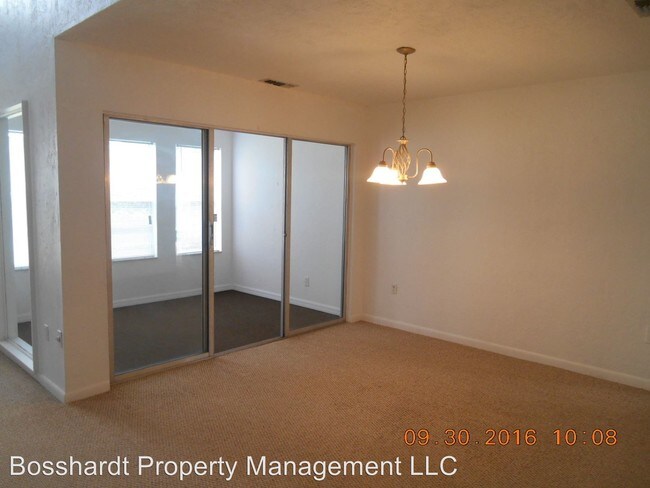 Foto del edificio - 18202 Sandalwood Dr