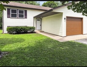Building Photo - 642 Swan Dr