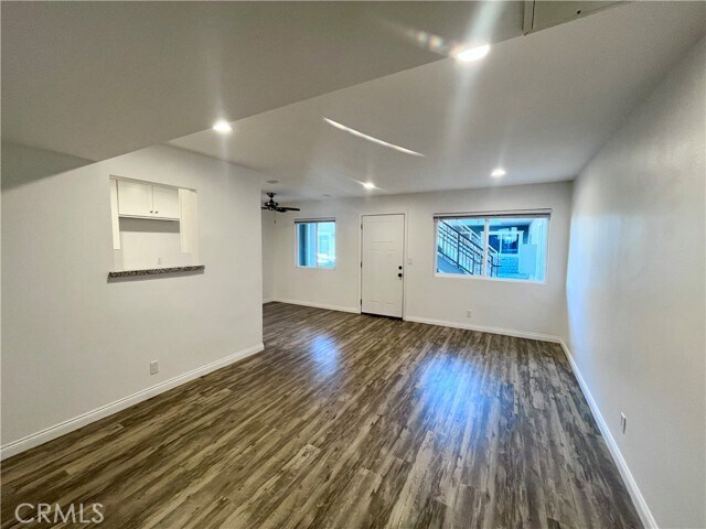Foto del edificio - 657 Scott Pl