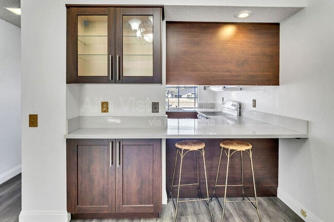 Foto del edificio - 8878 Regents Rd