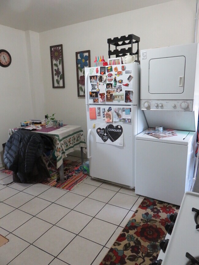 Foto del edificio - 737 Christian St