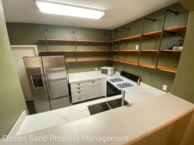 Building Photo - 3 br, 2.5 bath House - 1220 Nevada Sky St.