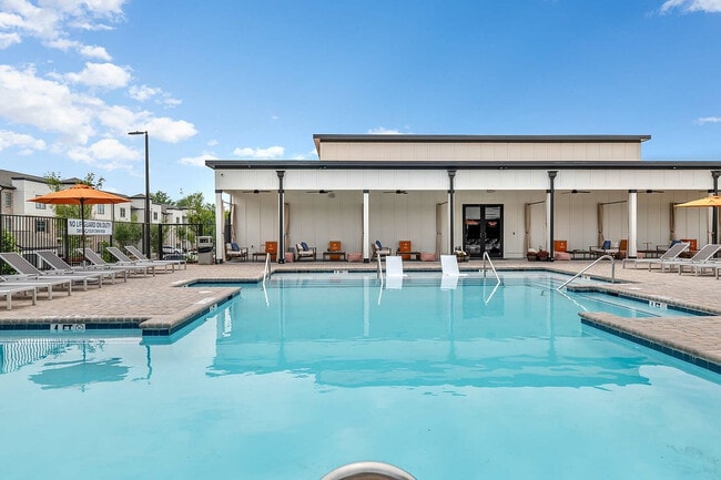 Foto del edificio - Pointe Grand at Heath Brook