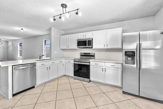 Building Photo - 1014 Mazourka Dr