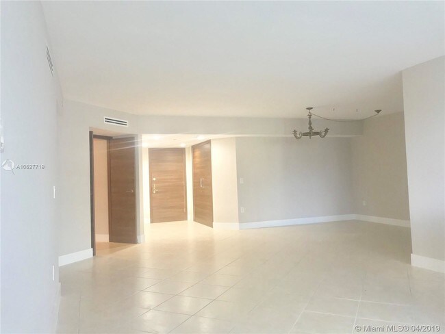 Foto del edificio - 16711 Collins Ave