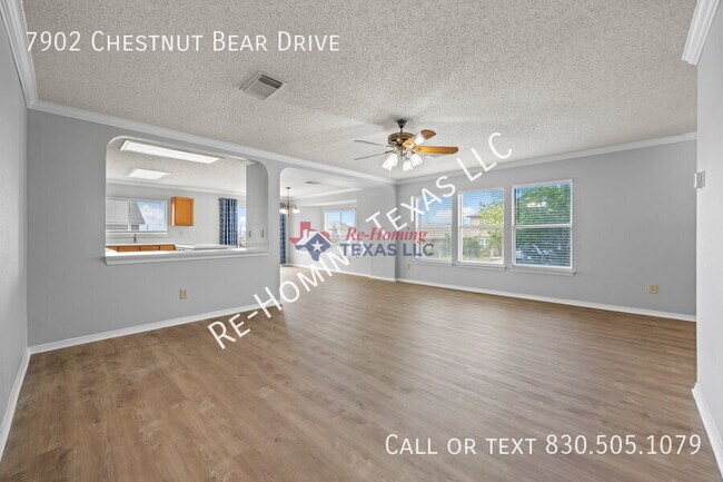 Foto del edificio - 7902 Chestnut Bear Dr