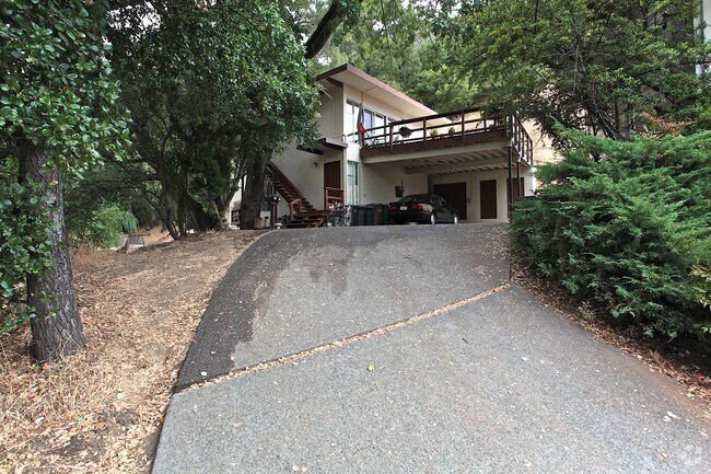 Building Photo - 2380-2382 Sir Francis Drake Blvd