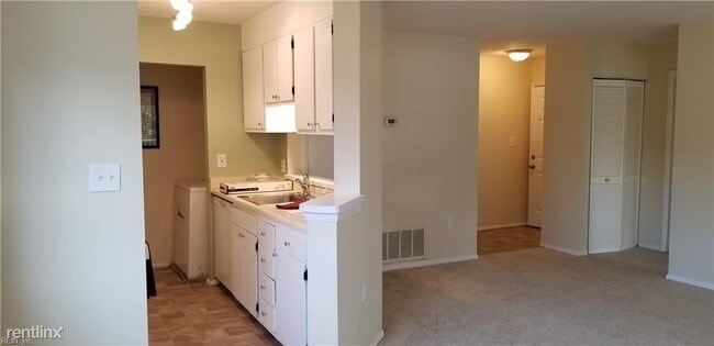 Building Photo - 1000 Autumn Woods Ln