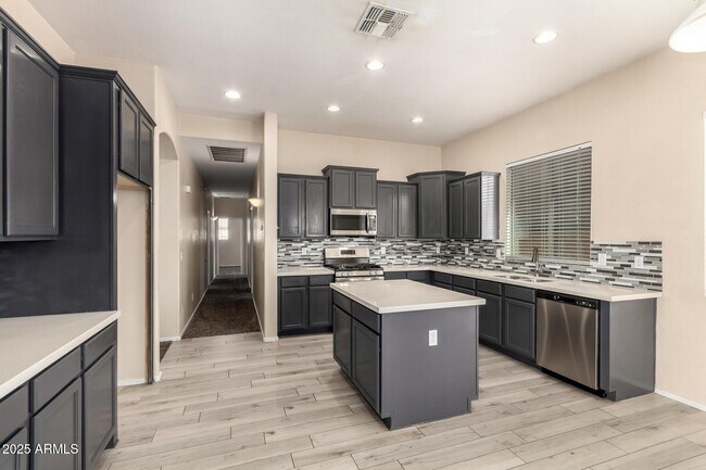 Foto del edificio - 4335 E Sleighbell Ln