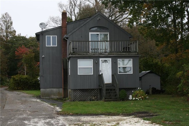 Building Photo - 72 Beach St