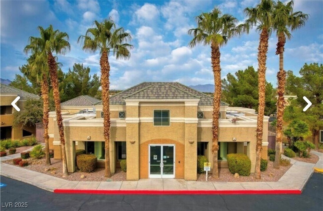 Foto principal - 8070 W Russell Rd