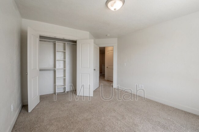 Building Photo - 1282 Baycrest Dr