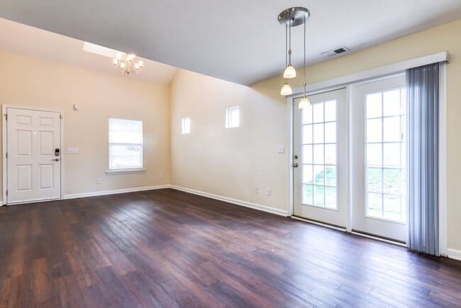 Building Photo - 3041 Bracey Pl