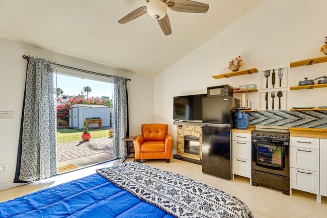 Foto del edificio - 645 W Portobello Ave