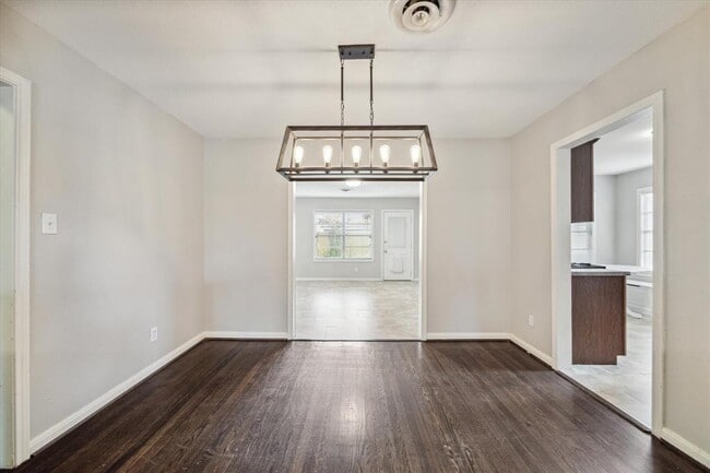 Building Photo - 1355 Gardenia Dr
