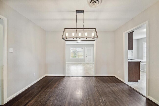 Foto del edificio - 1355 Gardenia Dr
