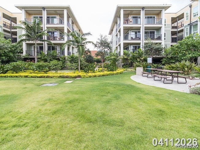 Building Photo - Ka Malanai @Kailua 3-bedroom 2-bath End Unit