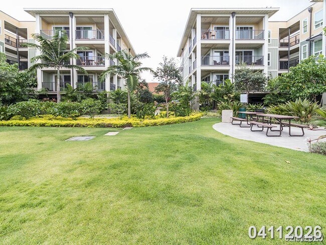 Foto del edificio - Ka Malanai @Kailua 3-bedroom 2-bath End Unit