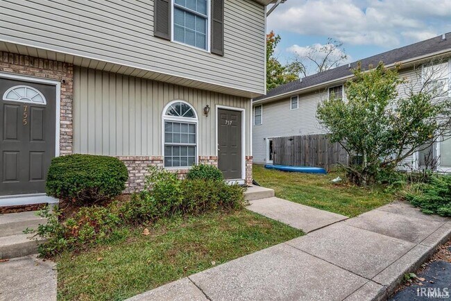 Foto del edificio - 757 E Sherwood Hills Dr
