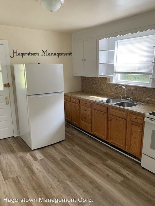Building Photo - 2 br, 1 bath House - 13249 Pennsylvania Av...
