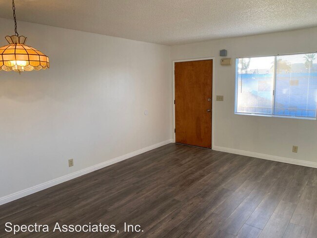 Foto del edificio - 1447 E Windsor Rd