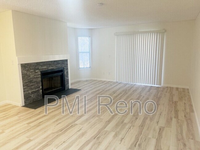 Foto del edificio - 2875 Idlewild Dr