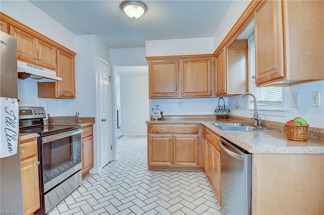 Building Photo - 1121 Cardston Ct
