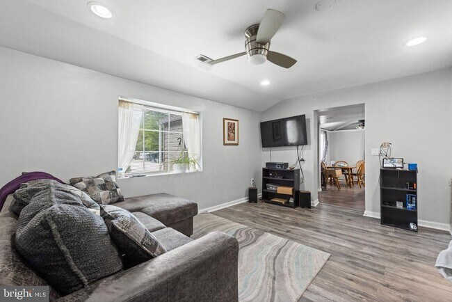 Foto del edificio - 9106 Ballard Ln