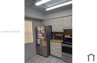 Building Photo - 207 NE 141st St