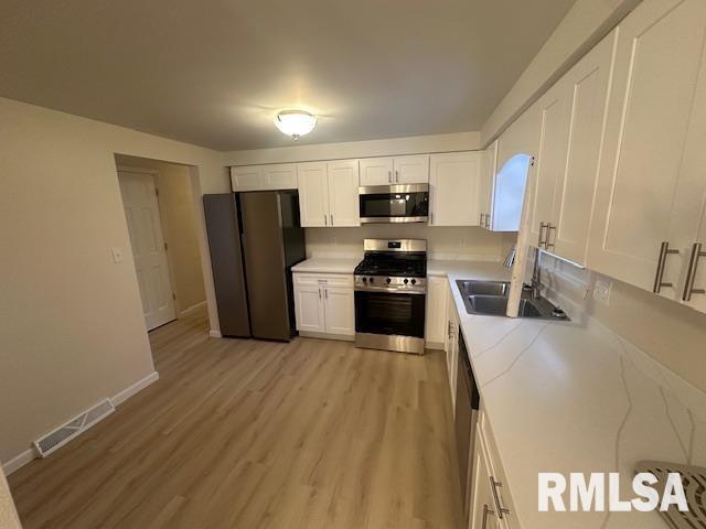 Foto del edificio - 7414 N Parliament Pl