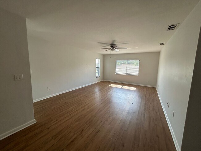 Foto del edificio - 4712 SE 5th Pl