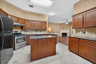 Building Photo - 307 Roans Prairie Ln