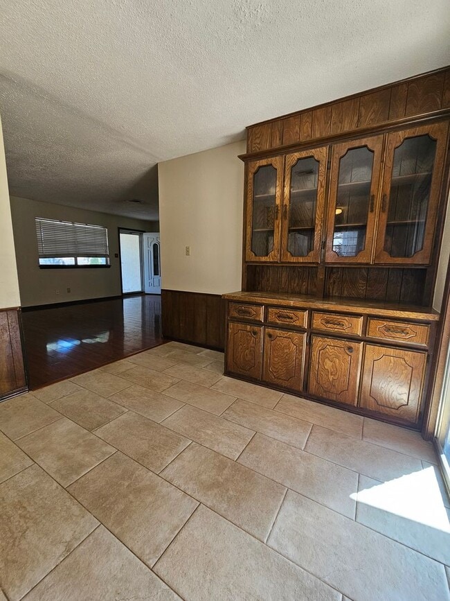Building Photo - (3) Bed/(1.5) Bath in NE Norman Avail NOW!