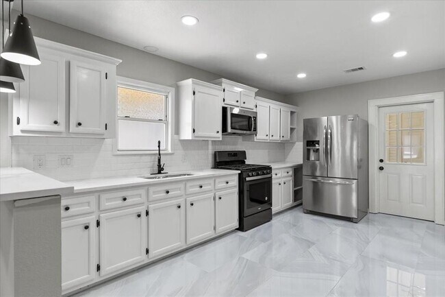 Foto del edificio - 2622 Virginia St