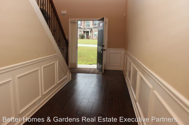 Building Photo - 4 br, 2.5 bath House - 2733 Huntcliffe Drive