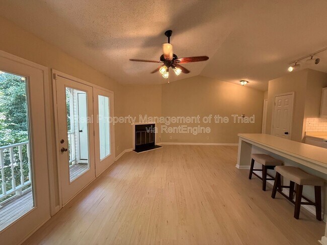 Foto del edificio - 3117 Darden Rd