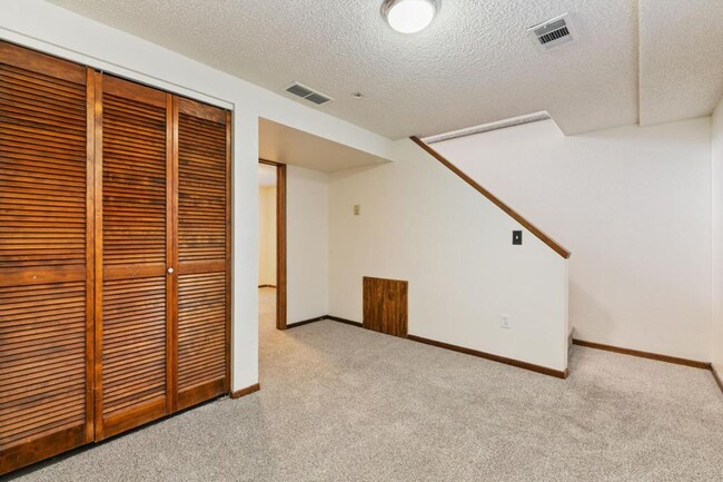 Foto del edificio - 420 Mulberry Dr