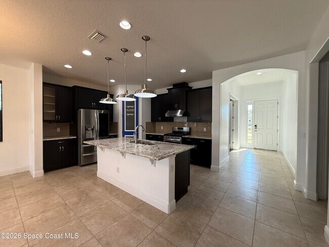 Building Photo - 7782 Paragrass Ave