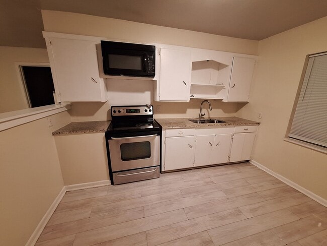 Foto del edificio - 1518 Victoria St