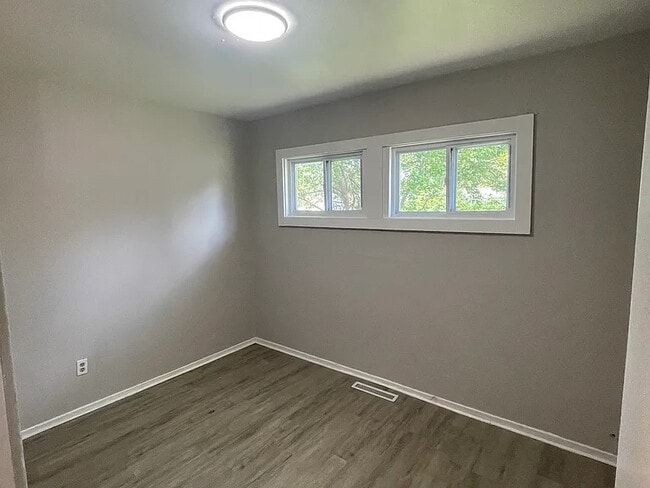 Foto del edificio - 2174 Wisconsin St