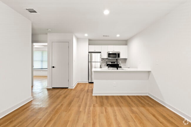 2BR, 2BA - 802SF (B1) - Living Room - Hoskins 90 at Bishop Ridge