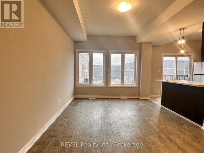 Building Photo - 14 Mann Trl